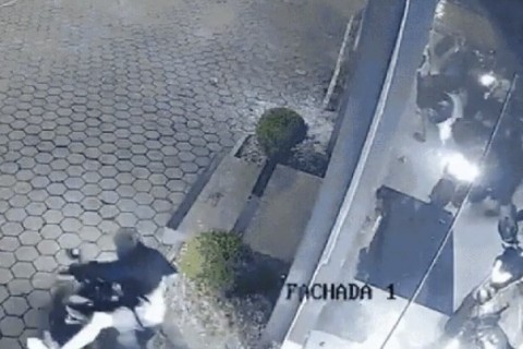 Ladrões invadem loja de motos e fogem pilotando mais de 10 veículos em Itajaí