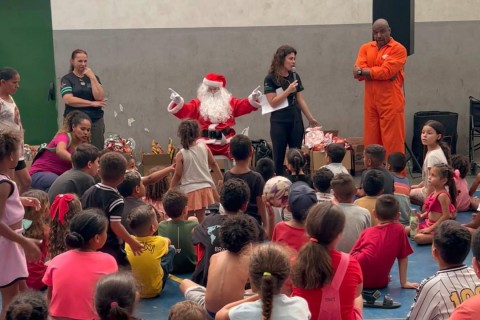 Instituto Força Jovem promove Natal Solidário e leva alegria a mais de 600 crianças em Ivoturucaia